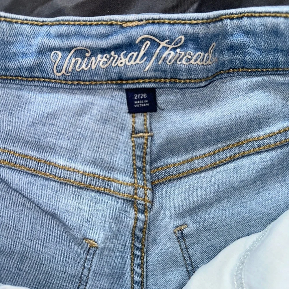 Universal Thread Women's 2 / 26 Jeans Straight Leg High Rise Knee Holes - Picture 8 of 8